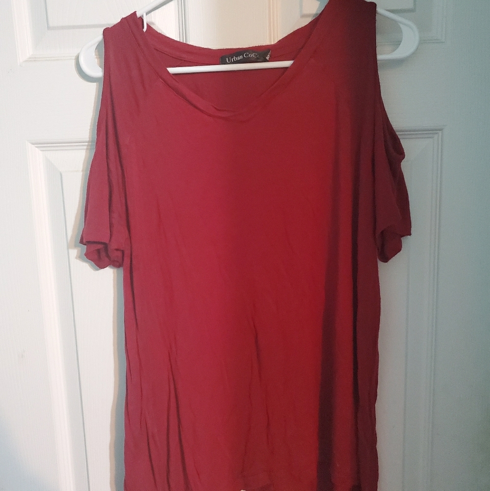 Burgundy short sleeve cold shoulder top